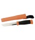 Morakniv 12057 Poignard Mora 2001, lame 11 cm inox, manche gomme noir, étui rigide orange.
