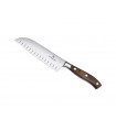 Victorinox 7.7320.17g Couteau Santoku forgé « Grand Maître Rosewood », lame alvéolée 17 cm, manche palissandre. En boîte cadeau.
