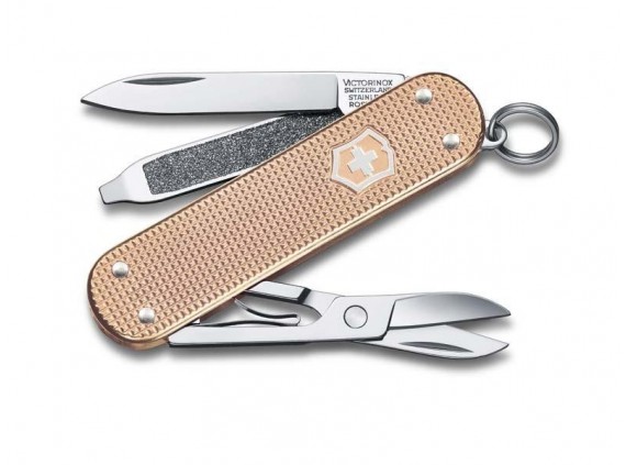 Victorinox 0.6221.202g Couteau lame acier inox manche 5,8 cm Alox quadrillé rose pêche